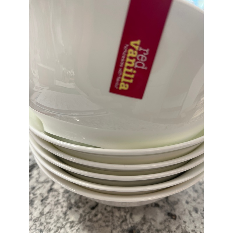 Red Vanilla Dinnerware