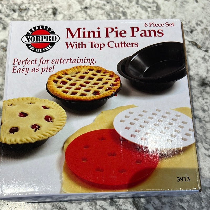Mini Pie Pans with Top Cutters