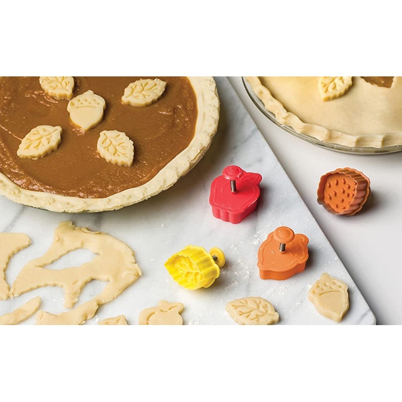 Pie decorating kit
