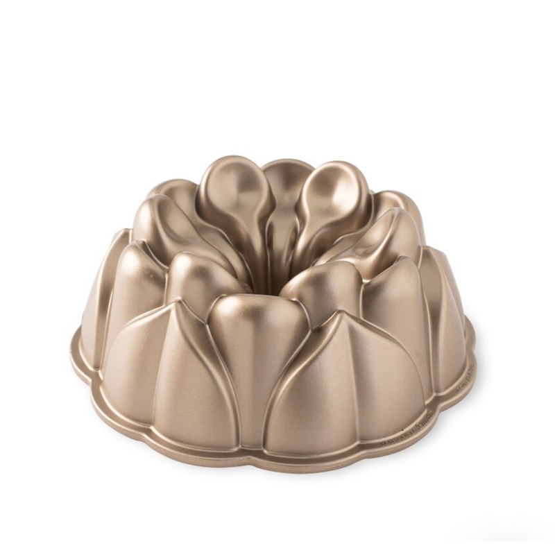Magnolia Bundt pan