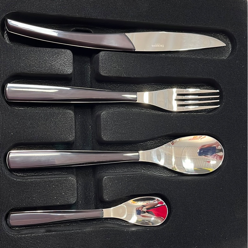 Quartz 24 Piece Flatware Set