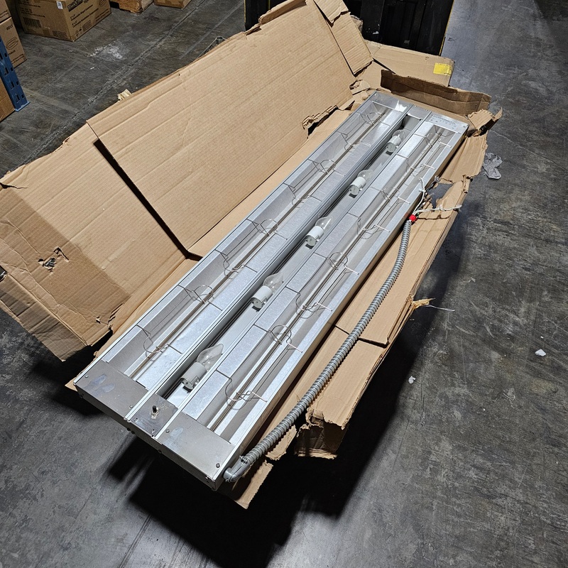 Hatco GRAL-60D3 Glo-Ray Infrared Strip Heater with Lights, 60", Aluminum, 1350W, SCRATCH & DENT FINAL SALE