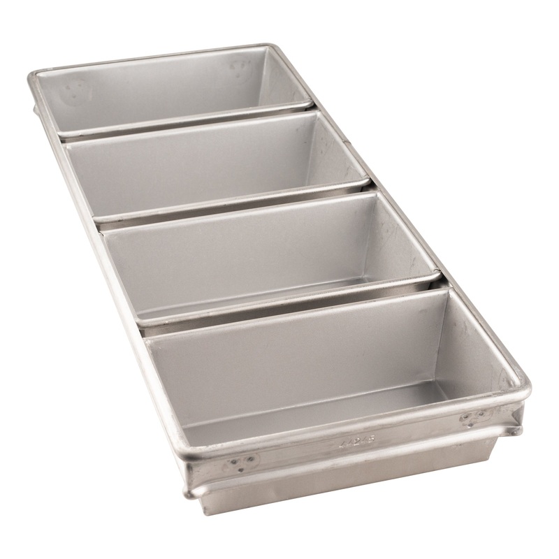 Chicago Metallic 4-Strap Bread Pan, 8.5" x 4.5" x 2.75", Glazed Aluminized Steel