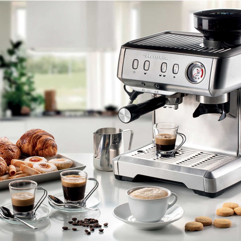 Cafetera Espresso de metal con molinillo de caf y monodosis Ariete
