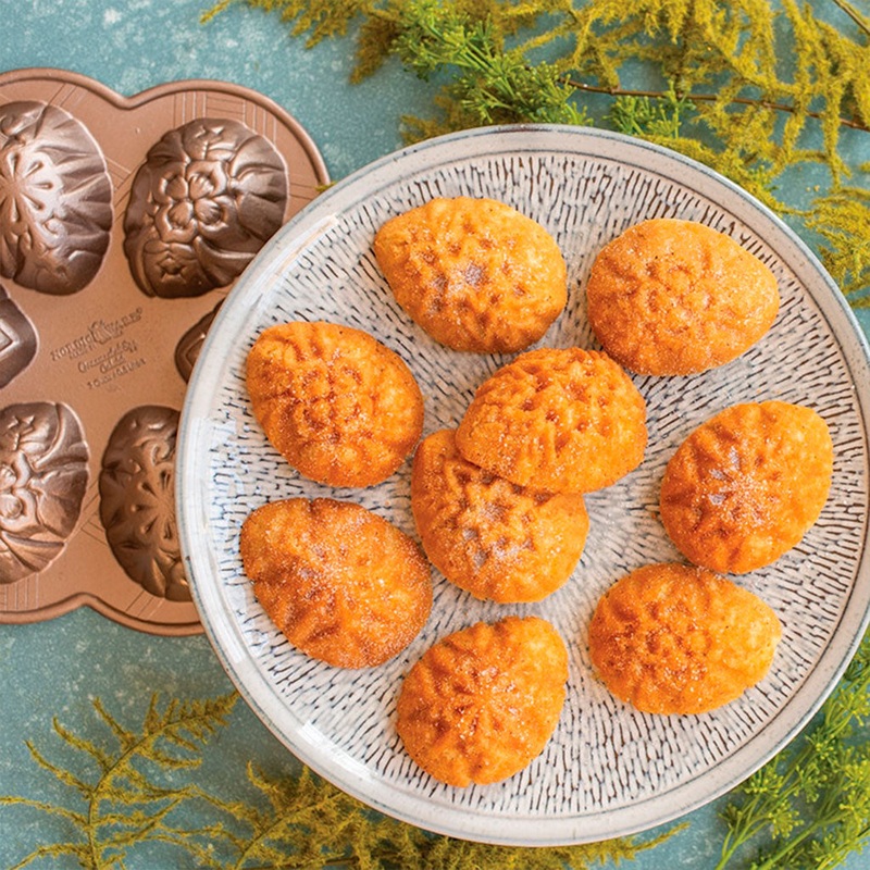 Molde Ornamental Egg Cakelet Nordic Ware