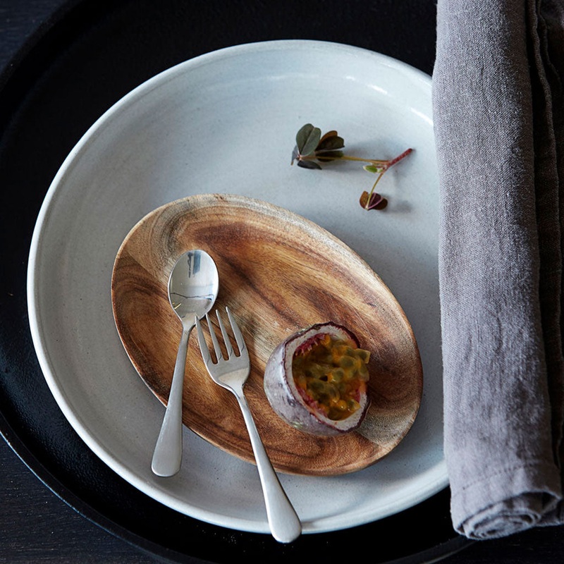 Bandeja ovalada de madera de acacia House Doctor