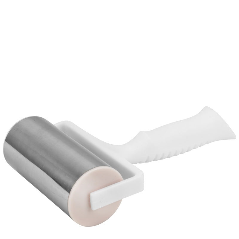 Pizza dough hand roller with stainless steel roller