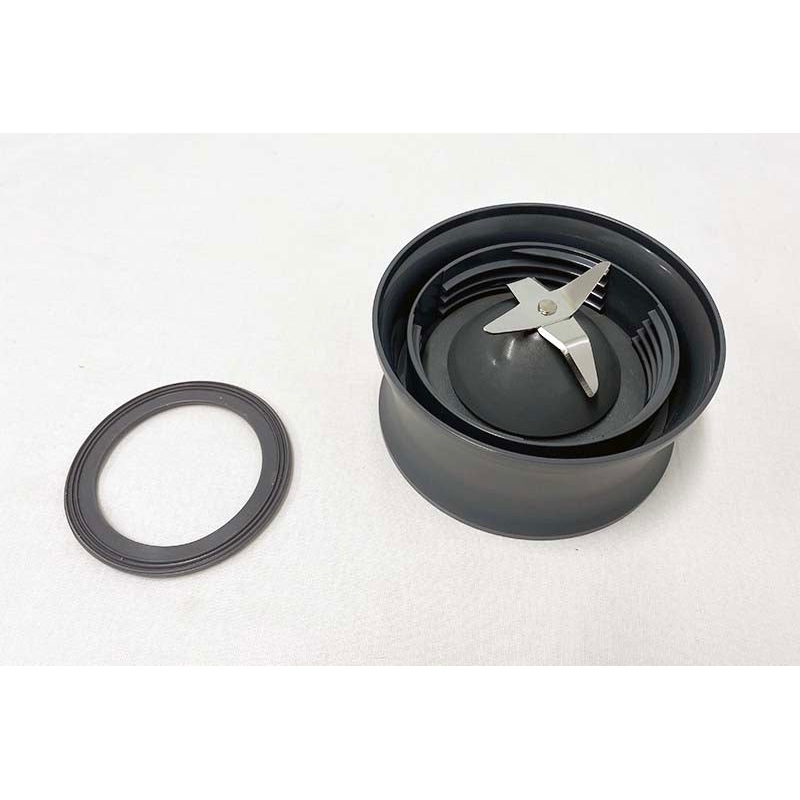 BLADE HUB ASSY INC SEAL